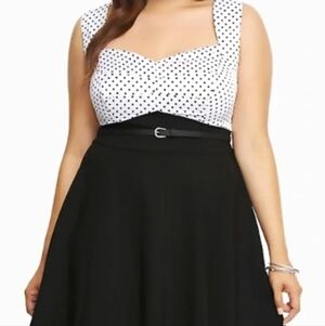 Torrid NWT Sweetheart Neckline White w/ Black Polka Dot Asymmetrical Dress #0042